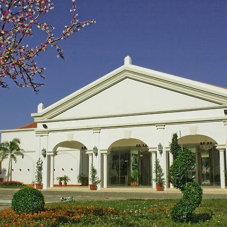 Ilocos Norte Hotel & Convention Center Laoag Exterior photo