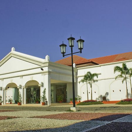 Ilocos Norte Hotel & Convention Center Laoag Exterior photo