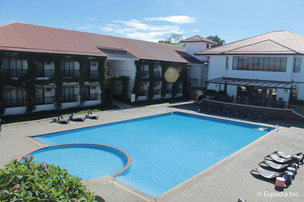 Ilocos Norte Hotel & Convention Center Laoag Exterior photo