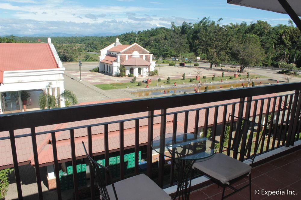 Ilocos Norte Hotel & Convention Center Laoag Exterior photo