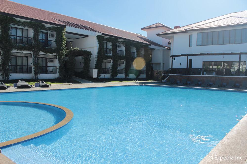 Ilocos Norte Hotel & Convention Center Laoag Exterior photo