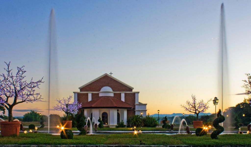 Ilocos Norte Hotel & Convention Center Laoag Exterior photo