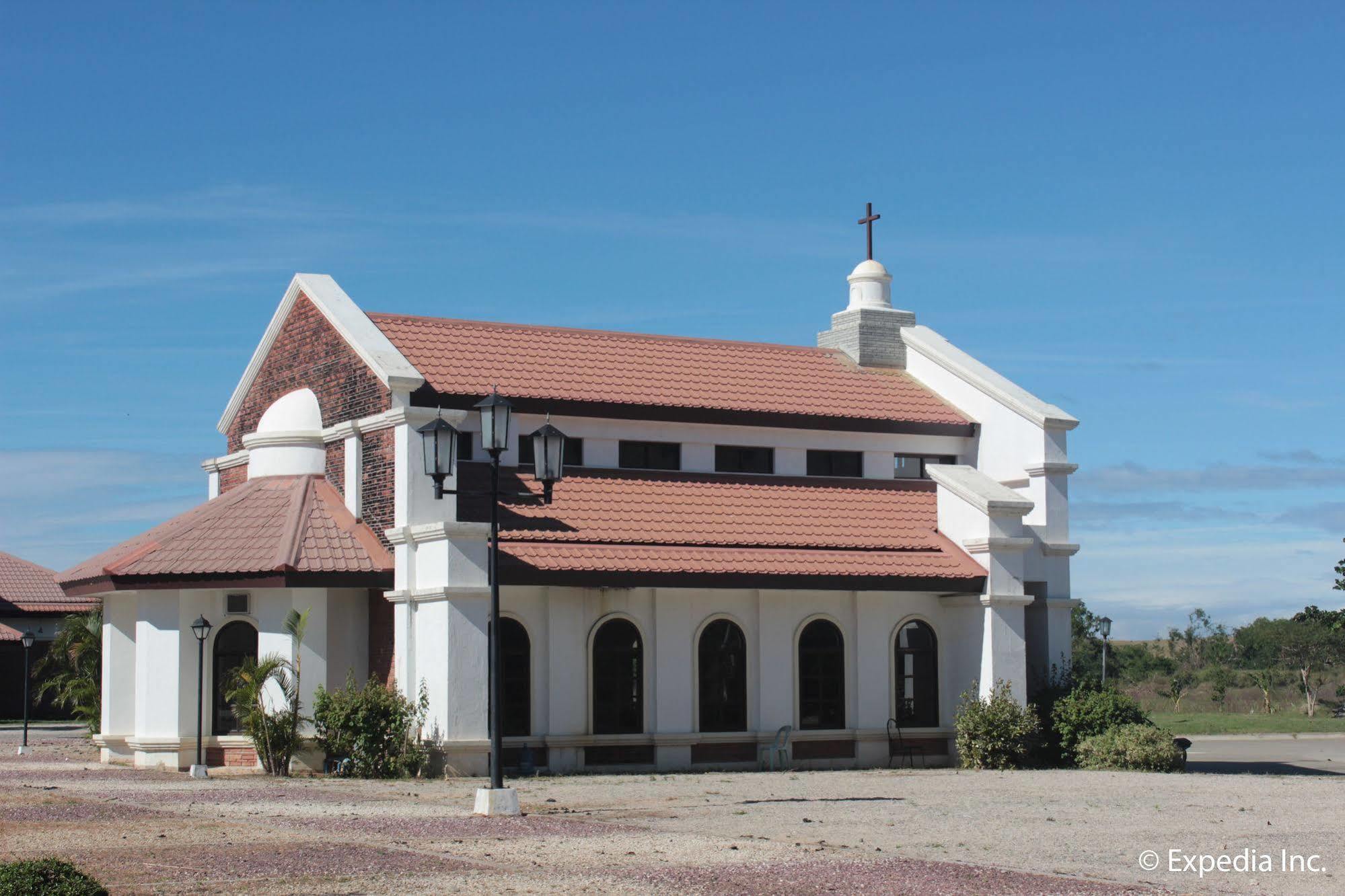 Ilocos Norte Hotel & Convention Center Laoag Exterior photo